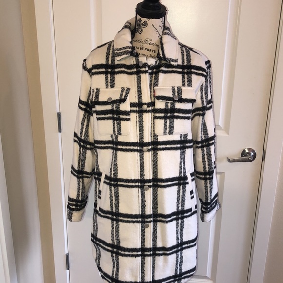 New Levi outerwear jacket. - Picture 4 of 6